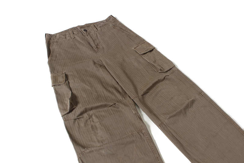 カーゴパンツのデザイン