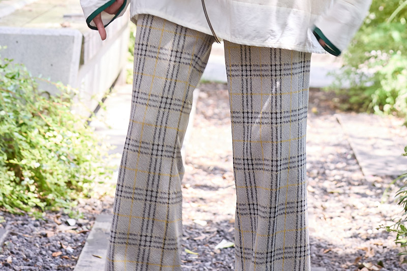 パンツ フミカウチダ