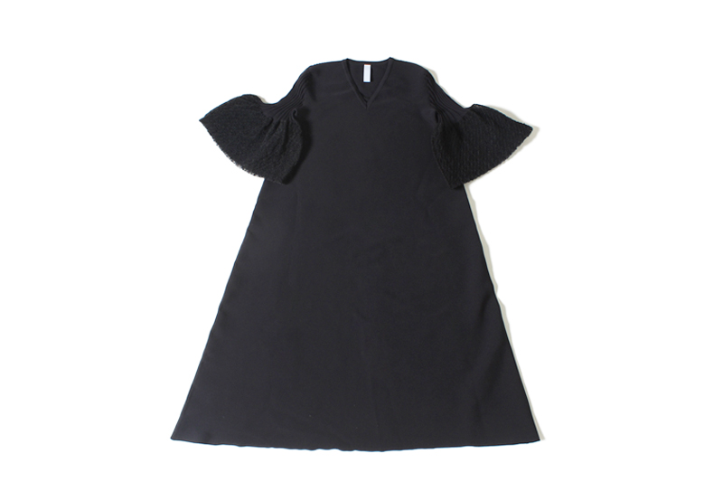 “POTTERY SHORT BELL SLEEVE FLARE DRESS”