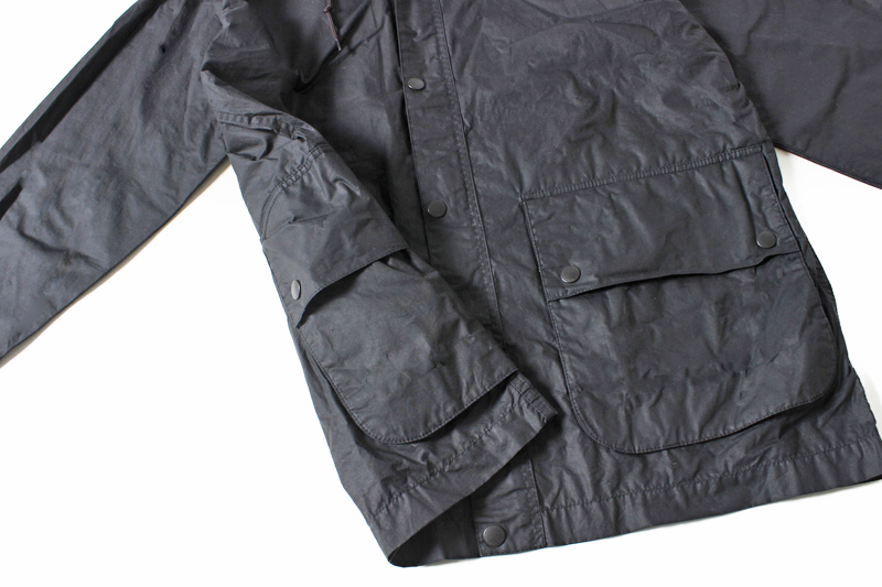 “OVERSIZED HIKING WAX”