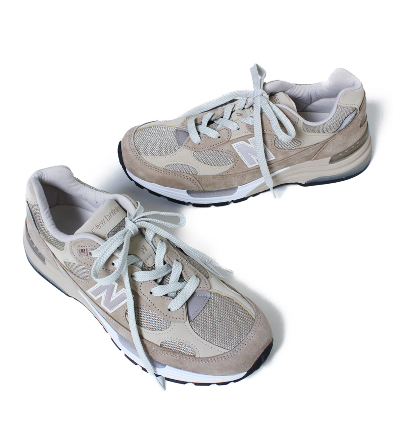 ニューバランス　スニーカー