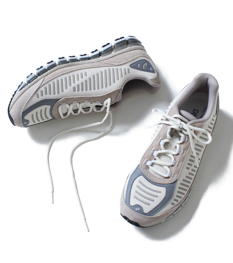 アシックス　スニーカー