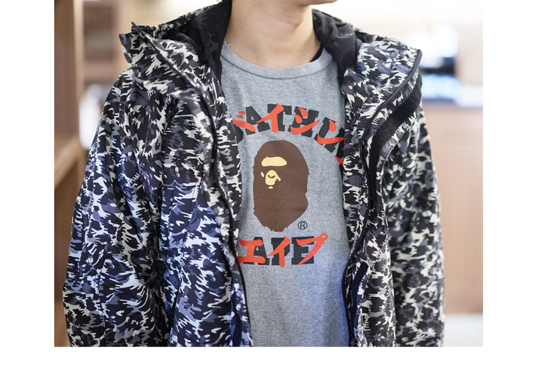 ブルゾン　ティーシャツ　アベイシングエイプ
